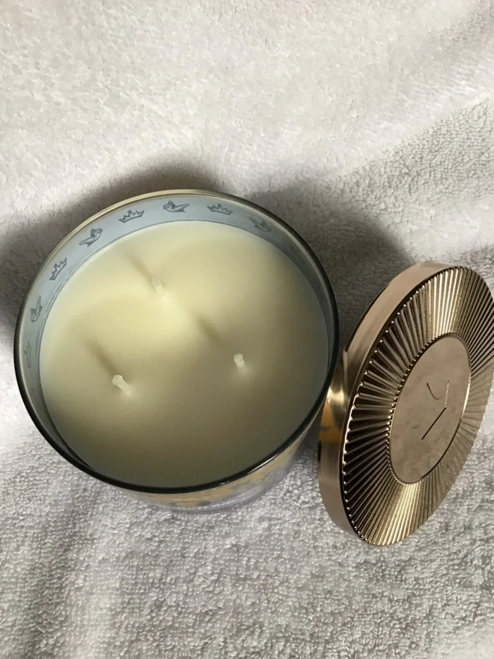 Bath & Body Works/Disney Princess 3 wick candle Snow White - Picture 3 of 4